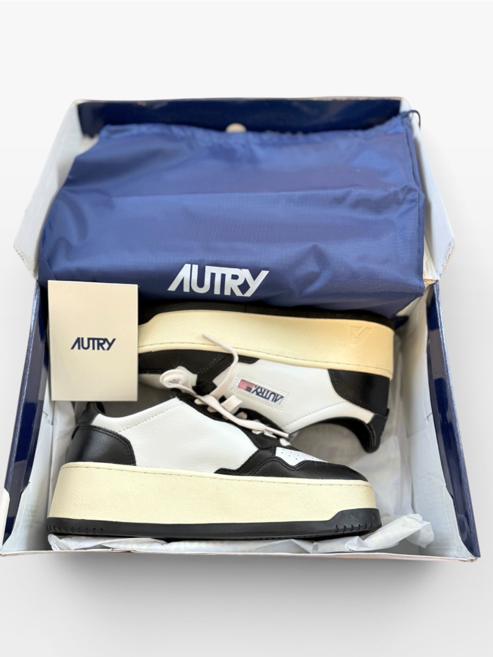 Autry NWT
Platform Low "White/Black" sneakers in Sz 8 - Picture 4 of 10